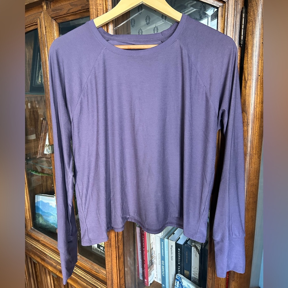 Beyond Yoga Featherweight Daydreamer Pullover in Purple Haze Heather